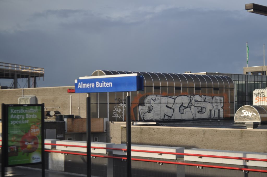 station, Almere Buiten