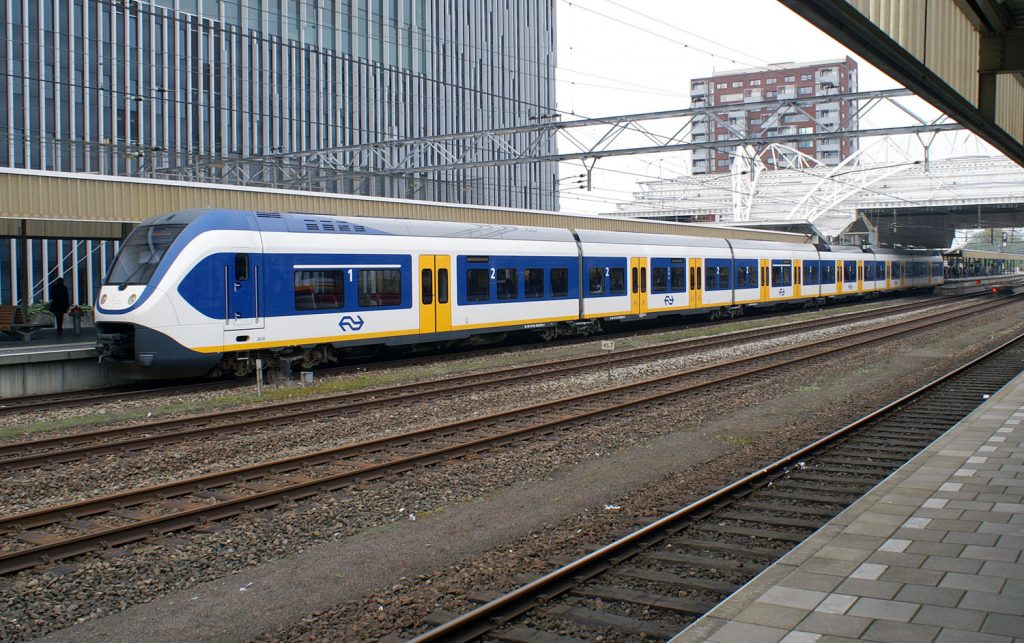Sprinter, centraal station, Leiden, trein, NS