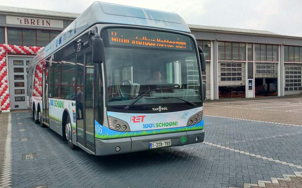 De waterstofbus in Rotterdam van Van Hool