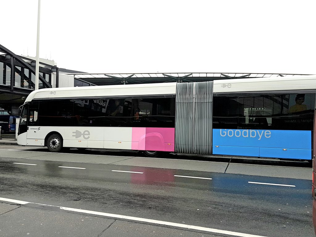 Elektrische bus op Schiphol