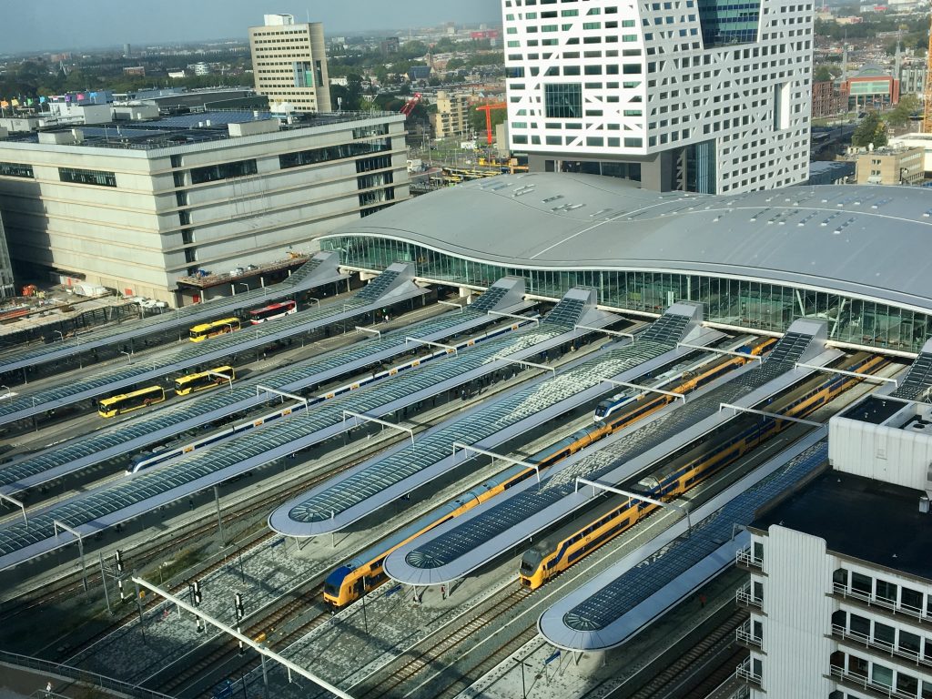 Bovenaanzicht Utrecht Centraal, treinen (foto: NS)