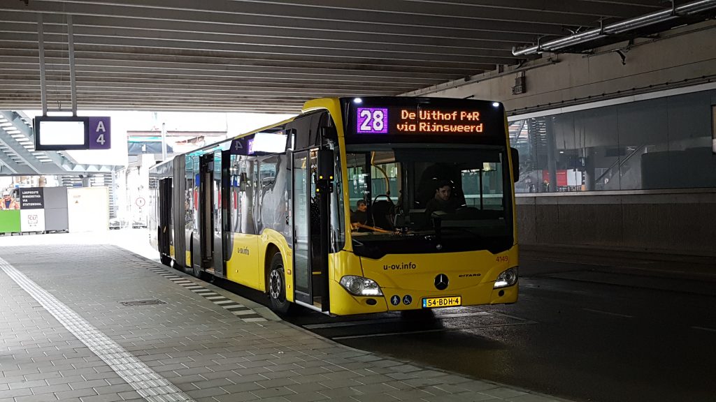 Buslijn 28 naar Uithof in Utrecht, U-OV