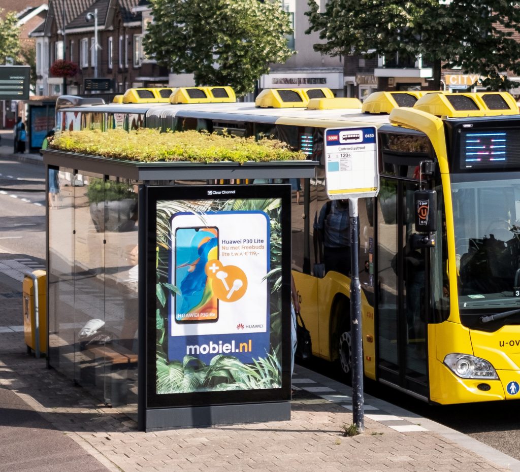 Bus en bushokje in Utrecht (fotocredit: Mobilane)