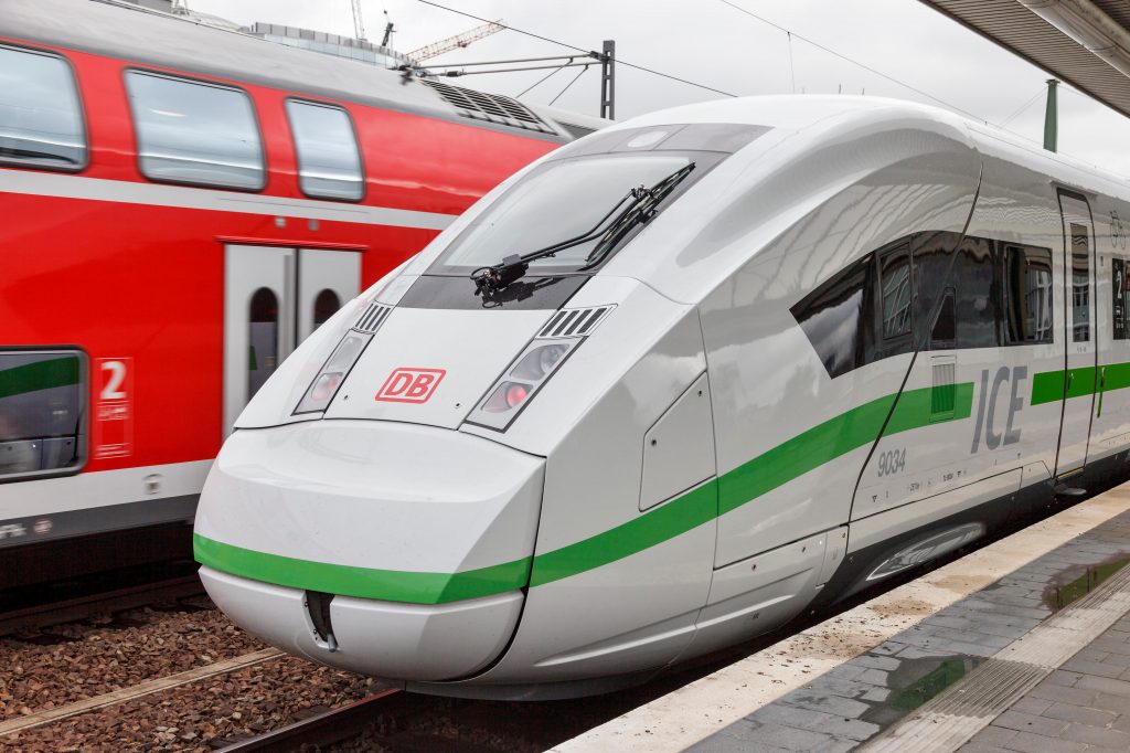 Duitse ICE trein van DB met groene streep (foto: Deutsche Bahn)