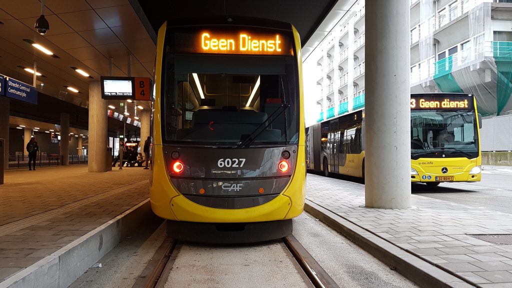 Openbaar vervoer op Utrecht CS, bus en tram