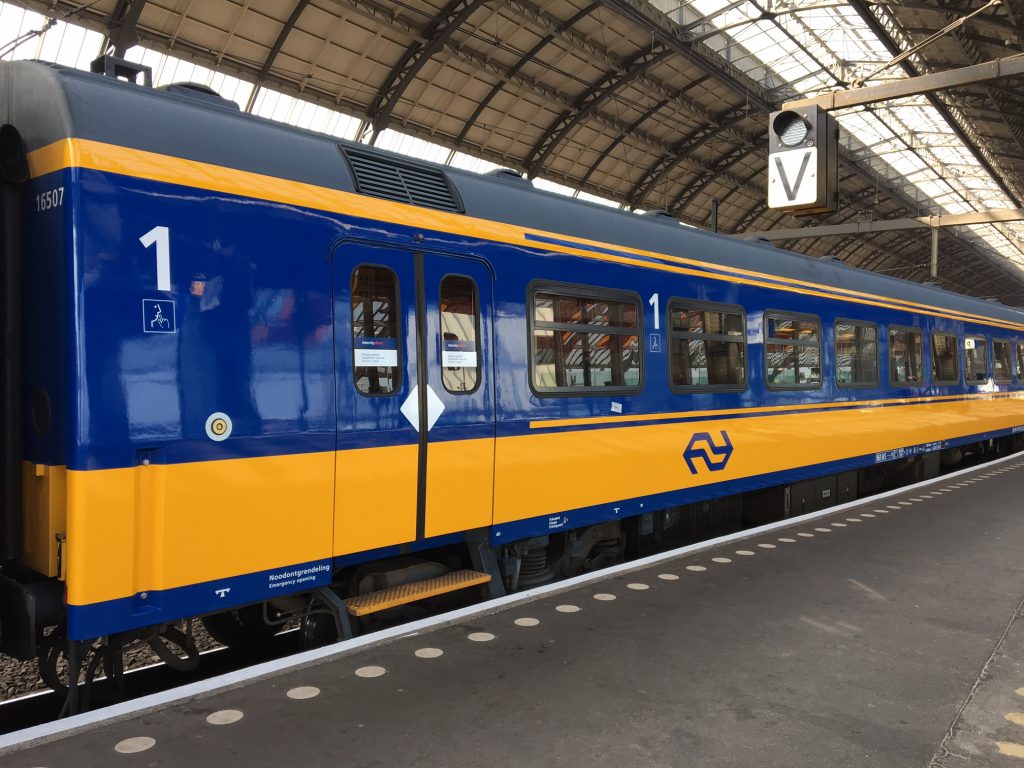Intercity Direct op Amsterdam CS (bron: NS)