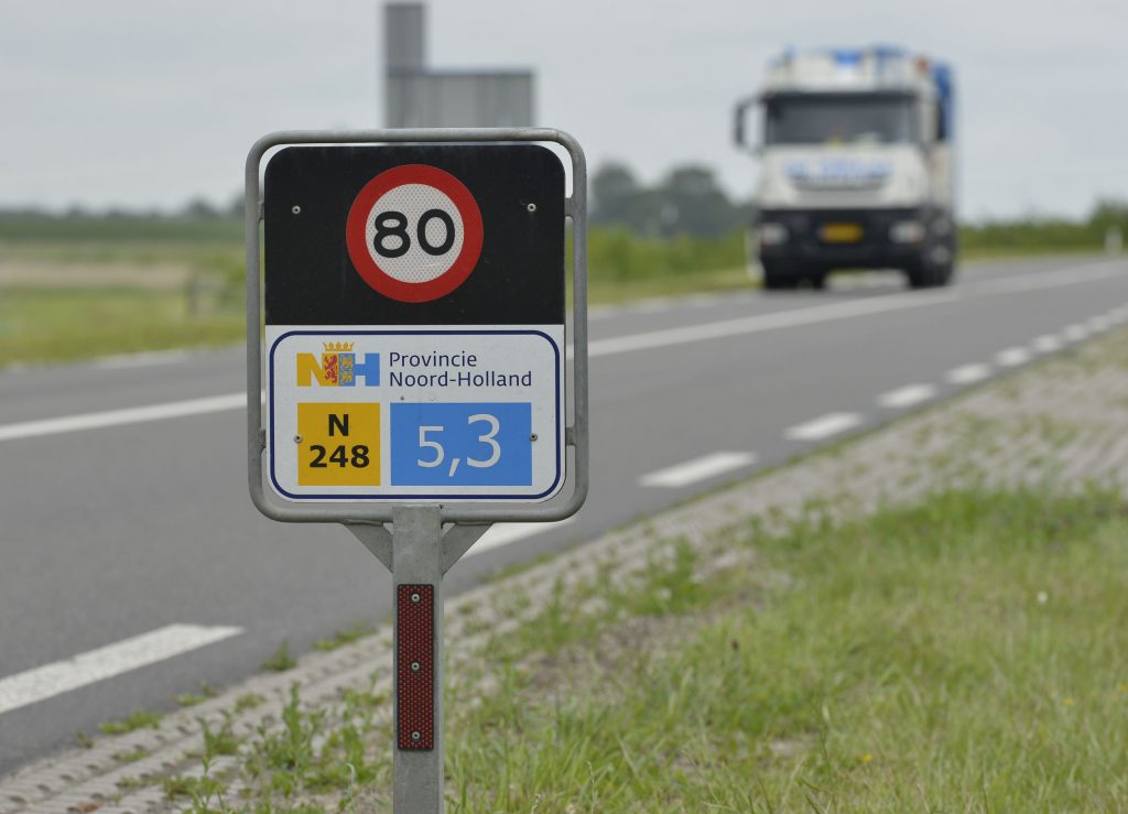 Hectometer-paaltje bij 80-weg (provincie Noord-Holland)