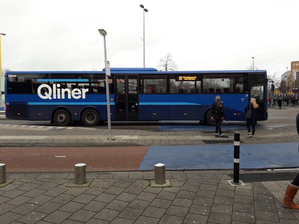 Qliner bus op Groningen