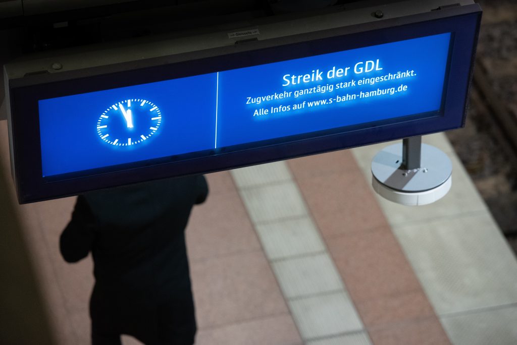 Beeld: bericht over staking GDL op station